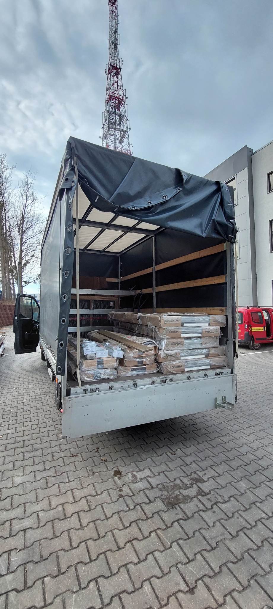 Palety zaladowane na ciezarowke SpeedPack
